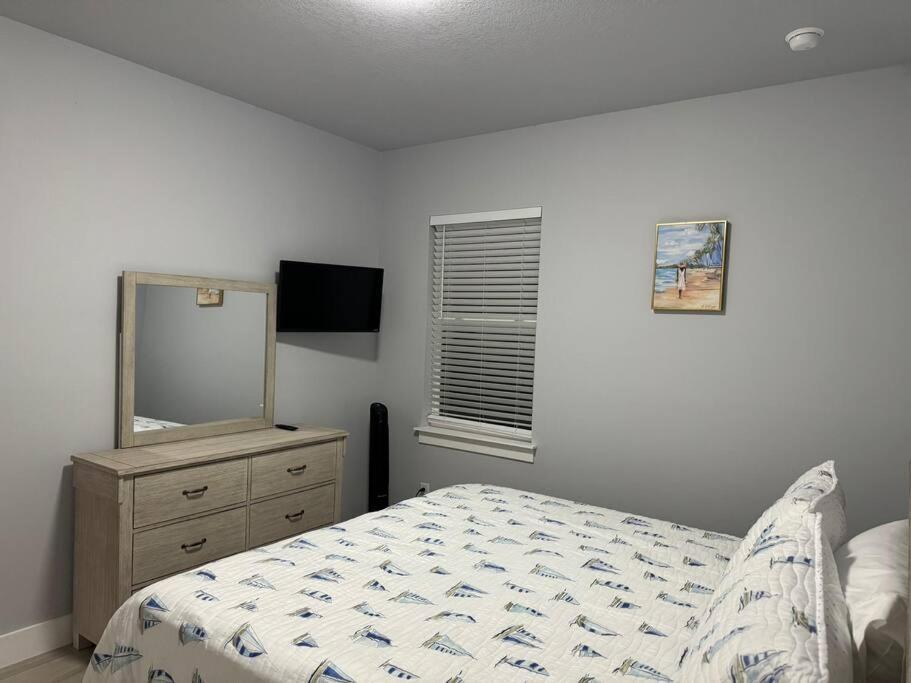 Вилла Brand New Tampa Oasis With Private Jacuzzi Retreat Лутц Экстерьер фото