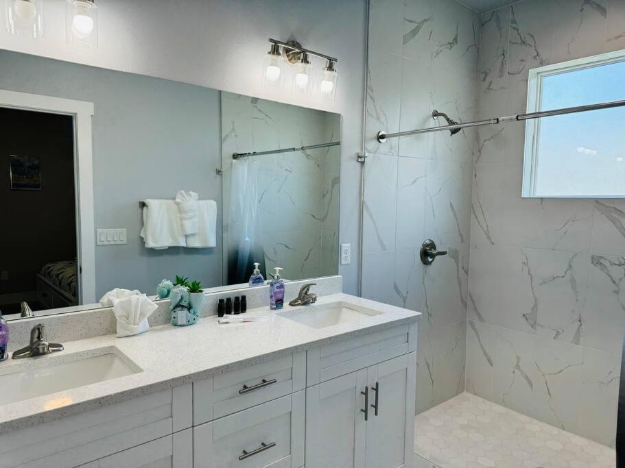 Вилла Brand New Tampa Oasis With Private Jacuzzi Retreat Лутц Экстерьер фото